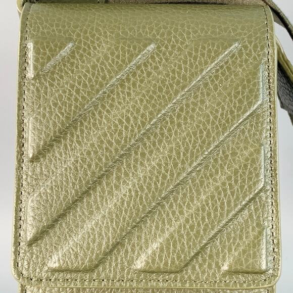 OFF-WHITE One Size Green Olive Embossed Pebble Grain Leather Phone Bag - Picture 2 of 10